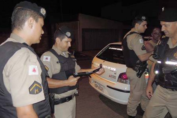 Ladrão usa pistola de pressão para roubar motocicleta no bairro Santa Terezinha