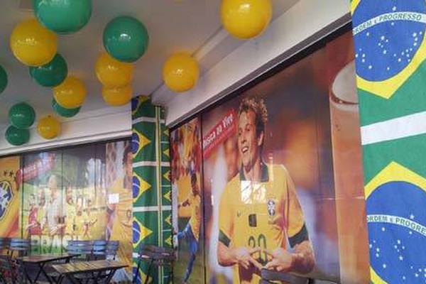 Patenses aderem ao verde e amarelo e se preparam para a Copa do Mundo