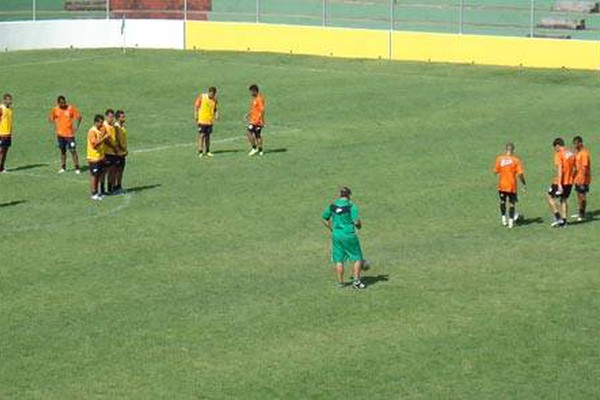 Erick Moura estreia em clássicos com a missão de vencer e derrubar um tabu