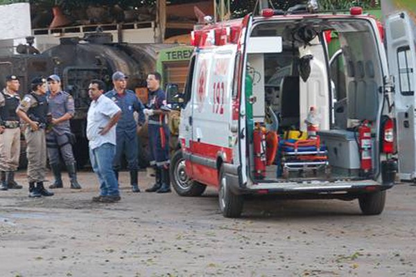 Soldador morre ao ser esmagado por máquina de terraplanagem 