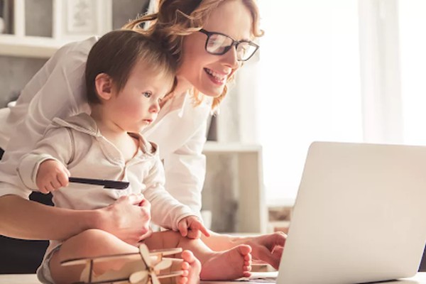 Opções de renda extra para quem tem filho pequeno