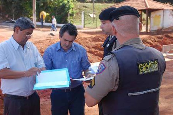 Prefeito aciona a PM na av. Ivan Borges e registra rompimento com empreiteira