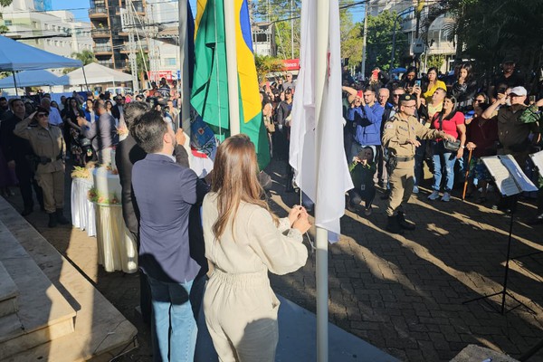 Patos de Minas celebra 132 anos: sessão cívica abre a manhã de comemorações