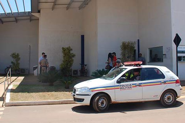 Assaltante atua em frente à Cemil e leva dinheiro da associação dos empregados da indústria