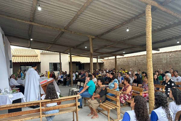 Comunidade faz Show de Prêmios para conseguir construir Igreja de Santa Tereza de Calcutá