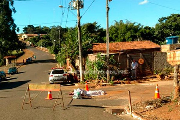 Ciclista de 71 anos morre após ser atropelada por caminhão de lixo em Romaria - MG