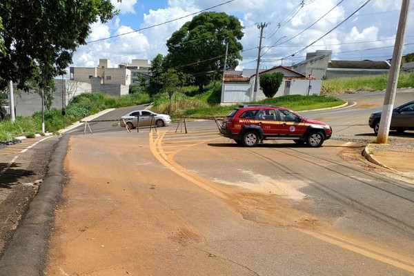 Parte do prédio da Justiça do Trabalho e via de acesso à Prefeitura permanecem interditados