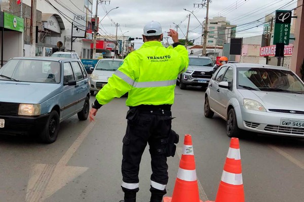 Prefeitura vai fazer campanhas e propor mudanças no trânsito para reduzir acidentes e mortes