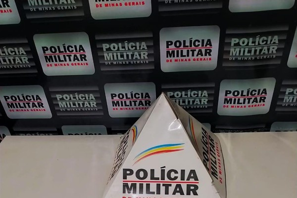 PM apreende maconha, crack e outros materiais ligados ao tráfico de drogas em Patrocínio