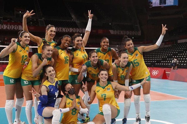 Vôlei: Brasil vence Quênia e pega o Comitê Russo nas quartas em Tóquio