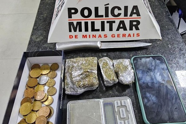 Jovens são presos por tráfico de drogas durante operação da Polícia Militar Rodoviária, na MGC354