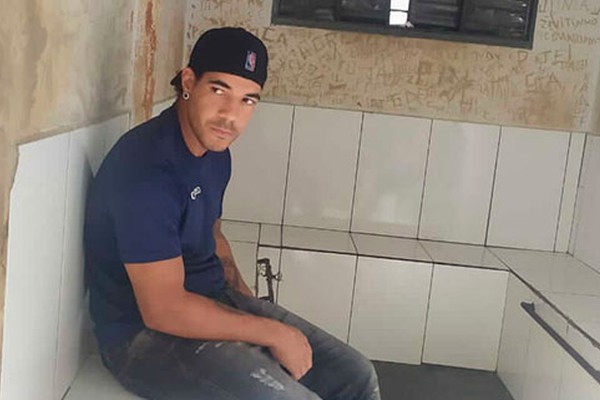 Homem procurado por homicídio é preso tentando retirar projéteis do corpo em hospital 