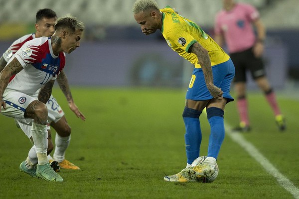 Com novidades na escalação, Brasil enfrenta Chile pelas Eliminatórias