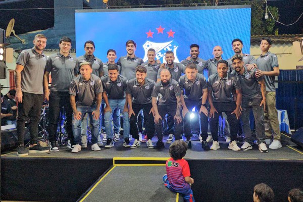 Com melhorias no estádio, novos uniformes e Ditinho no elenco, URT lança a temporada 2026