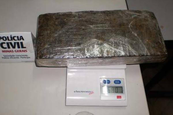 PC prende dupla com mais de 1,5kg de maconha no Nossa Senhora Aparecida