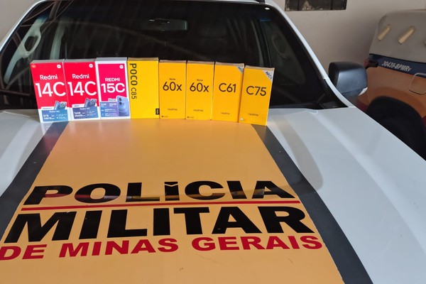 Polícia apreende vários celulares chineses em operação na BR-146, em Serra do Salitre