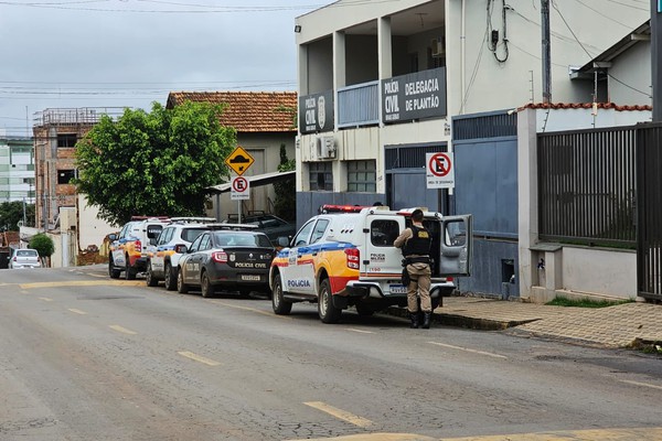 Homem fica indignado por não poder levar o filho e ameaça matar a ex e os familiares