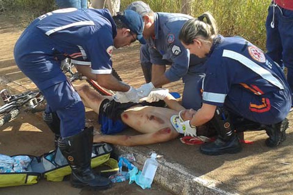 Garoto fica gravemente ferido ao perder o controle da bicicleta na avenida Fátima Porto