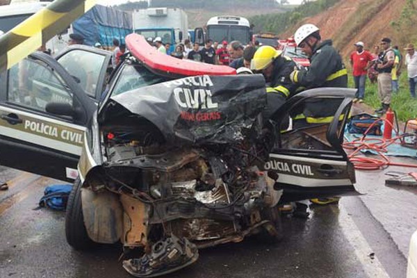 Policial fica preso entre as ferragens em grave acidente com viatura da Polícia Civil na BR354