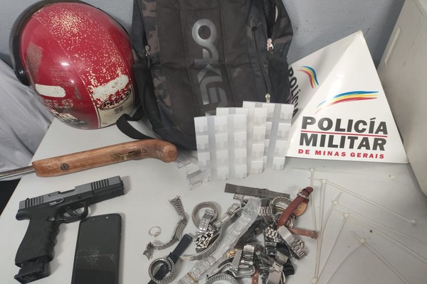 PM prende acusado de invadir joalheria no Centro e apreende materiais furtados e arma