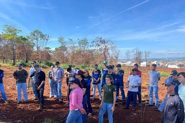 Prefeitura mobiliza a população para plantar 5 mil mudas de árvores no Parque Mata do catingueiro