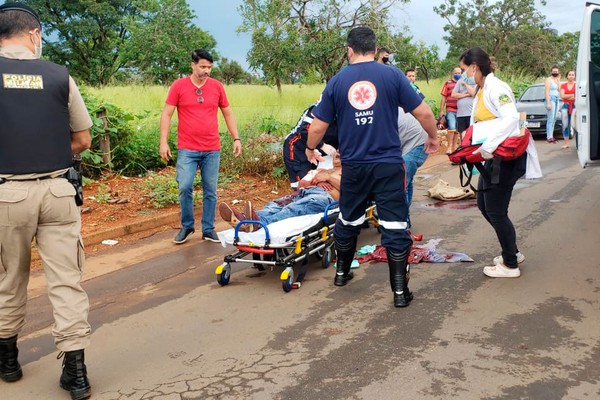 Pai questiona gasto excessivo no cartão de crédito e é esfaqueado pelo próprio filho; Imagens fortes