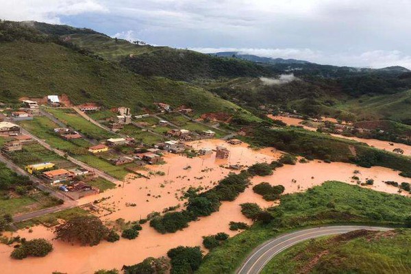 Chuvas estragam doses de vacina contra a covid-19 em cidade de Minas