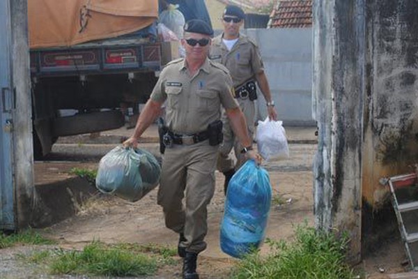 PM de Lagamar recolhe donativos para serem enviados às vítimas das chuvas