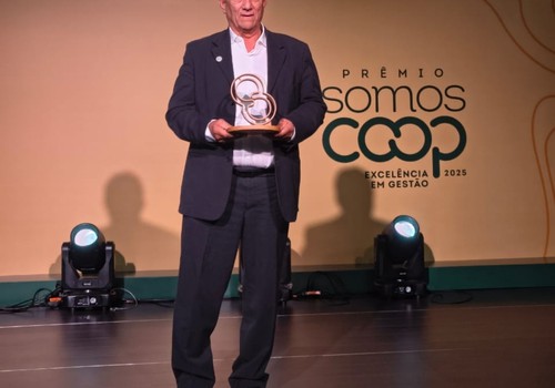 Coopatos celebra a conquista do troféu "Prata" no Prêmio SomosCoop - Excelência em Gestão 2025