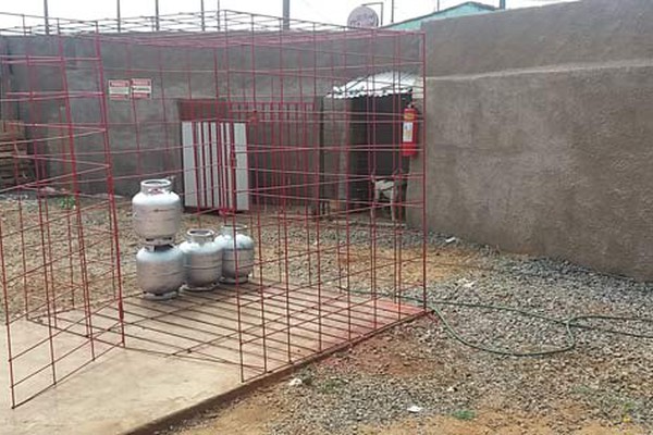 Ladrões invadem depósito de gás no bairro Nossa Senhora Aparecida e levam 15 botijões