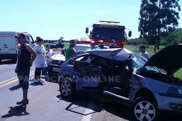 Mais um grave acidente com 3 feridos no "trevo da morte" na BR 365 que liga a Iraí e Monte Carmelo