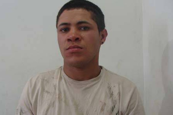Jovem suspeito de vários furtos é preso após furtar senhora em Carmo do Paranaíba