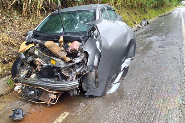 Dupla ultrapassagem por pouco não termina em tragédia na MGC 354 em Patos de Minas