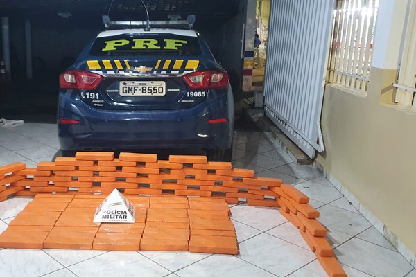 PRF de Patos de Minas apreende 113 quilos maconha e prende motorista na BR 365