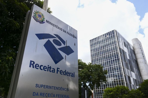 Receita quer intensificar fiscalização de impostos de importação