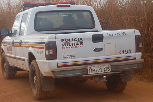 Idoso morre ao ter a cabeça prensada por trator conduzido pelo próprio filho na zona rural de Carmo do Paranaíba