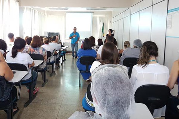 Hospital Regional lança Campanha da Gentileza e presta homenagens a ex-funcionárias