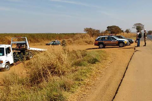 PM aponta vereador como autor de furto de madeira às margens da BR354 em Rio Paranaíba