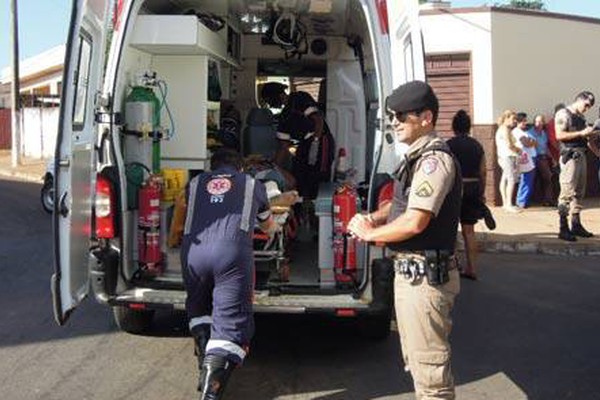 Motociclista fica ferido ao ser atingido por caminhonete no bairro Brasil