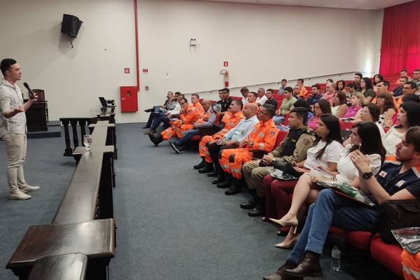 Corpo de Bombeiros realiza seminário para prevenção de riscos de desastres em Patos de Minas