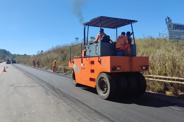 Obras de revitalização da BR-365 já estão em andamento e fluxo de trânsito seguirá em sistema de pare e siga