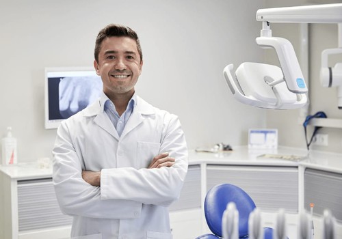 Dentista referência em Implantes dentários seleciona pacientes para parcelar tratamentos em até 3 anos*, confira