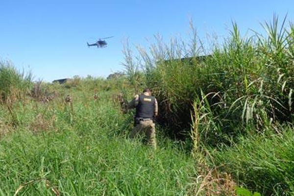PM fecha o cerco e troca tiros com assaltantes de bancos na cidade de Guimarânia
