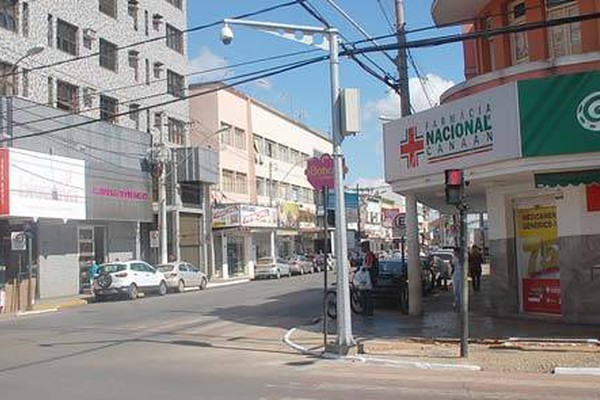 Com um ano de atraso, Governo inaugura Projeto Olho Vivo em Patos de Minas
