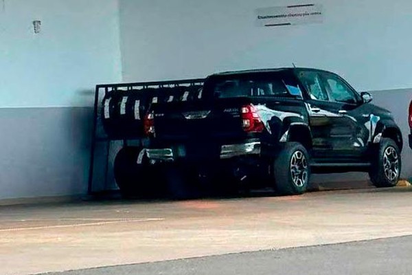 Concessionária é condenada a ressarcir empresário que comprou caminhonete nova com avarias, em Patos de Minas