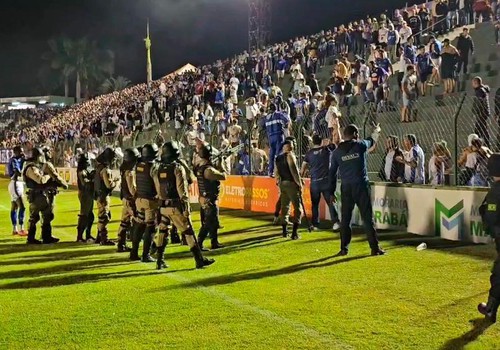PM instaura inquérito para apurar ação dos policiais durante confusão com torcedores no clássico