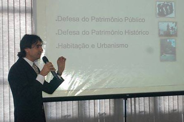 Promotor de Justiça explica a vereadores patenses função de nova promotoria