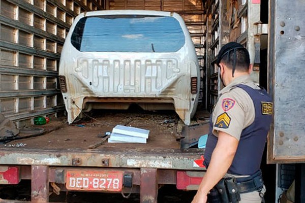 Caminhonete furtada em Franca é encontrada sendo desmontada em galpão de Ferro Velho 