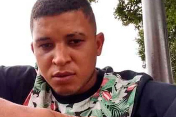 Homem assassinado a tiros é encontrado jogado às margens da MGC 354 em Patos de Minas