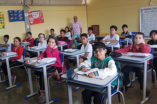 Patos Hoje vai conhecer a escola patense que é uma das poucas no país a manter a excelência